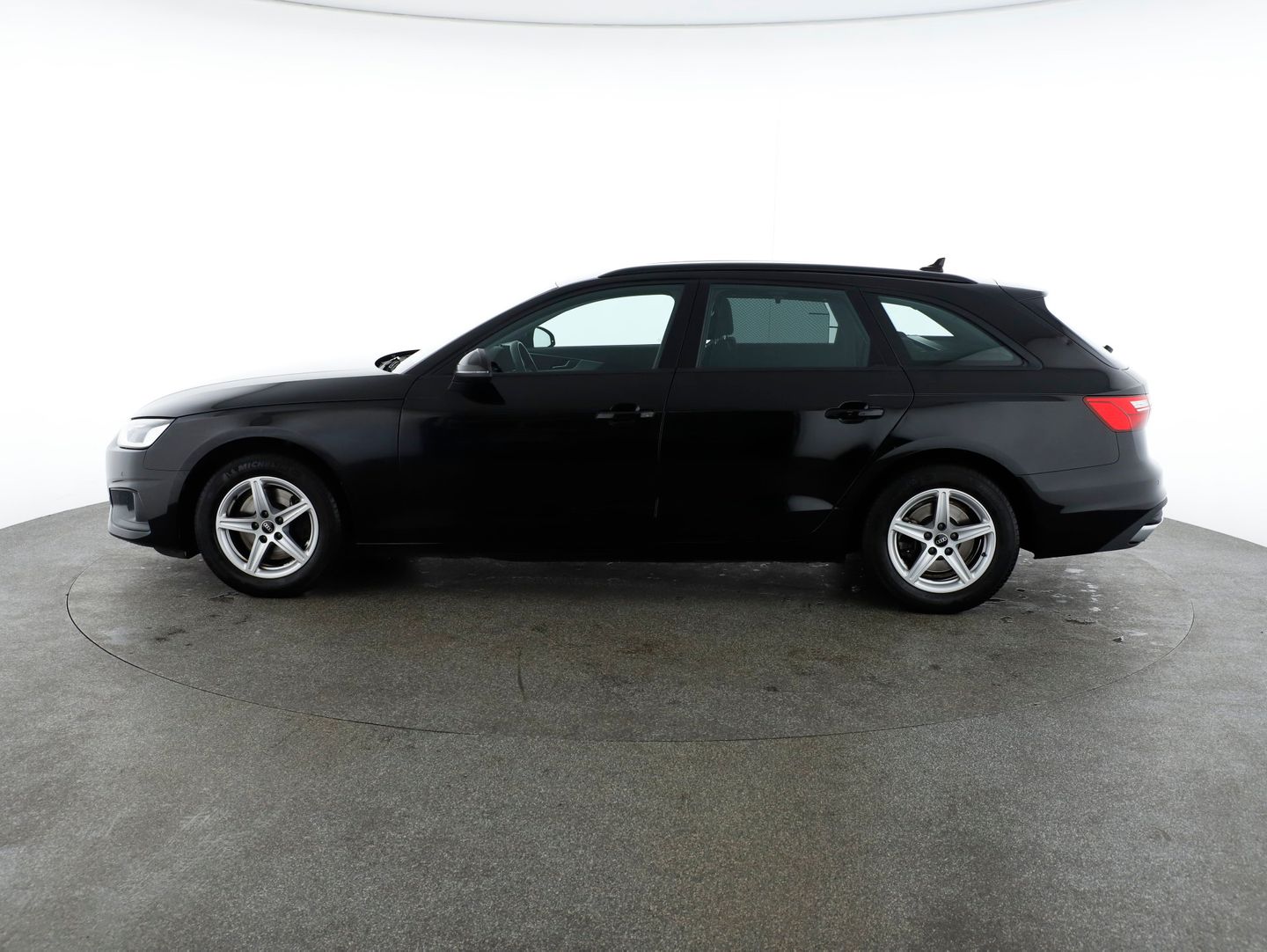 Audi A4 Avant 35 TDI | Bild 2 von 27