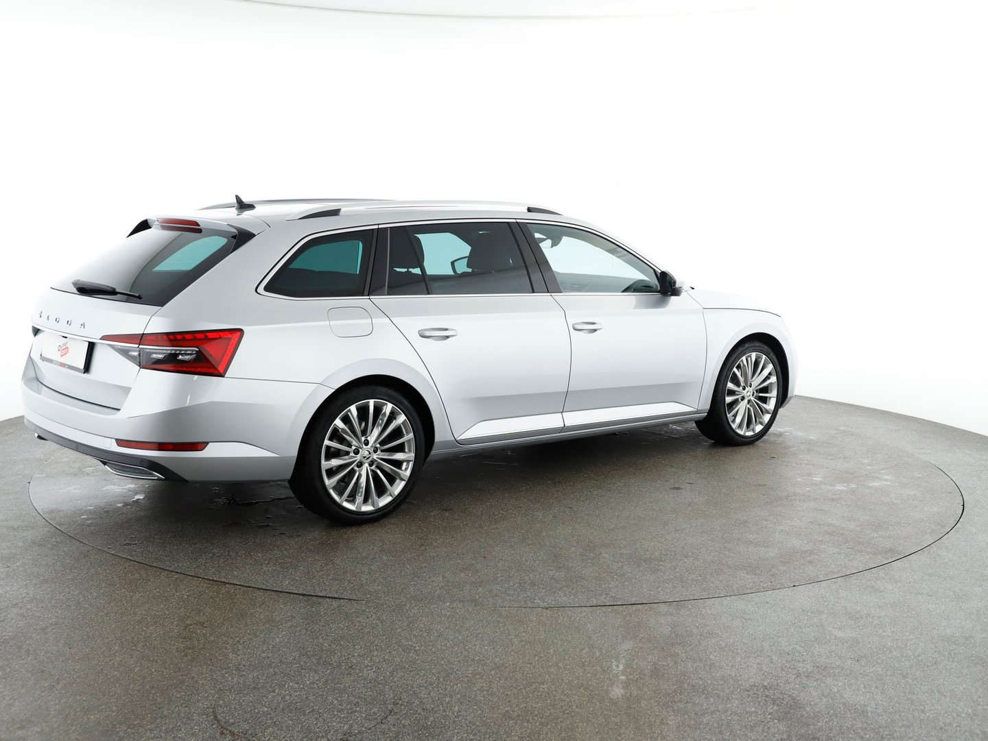 Škoda SUPERB Combi 4x4 L&K TDI SCR DSG | Bild 5 von 30