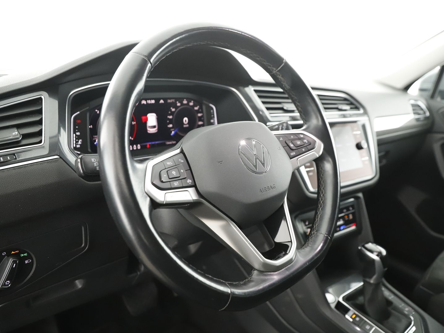 VW Tiguan Allspace Life TDI 4MOTION DSG | Bild 14 von 27