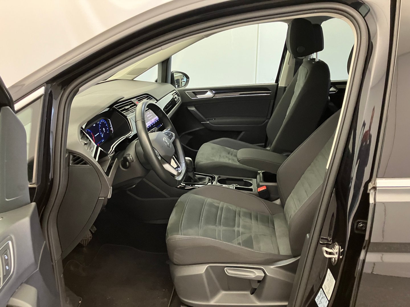 VW Touran Highline TSI ACT OPF DSG 7-Sitzer | Bild 9 von 24