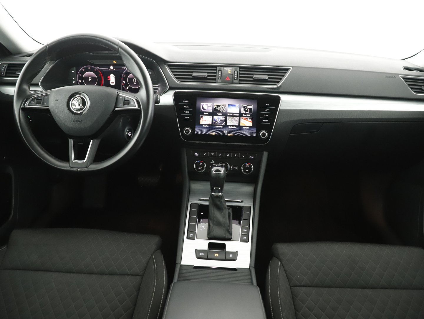 Škoda SUPERB Combi SportLine TDI DSG | Bild 9 von 23