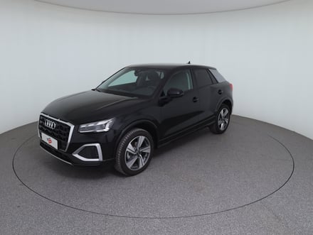 Audi Q2 35 TFSI admired