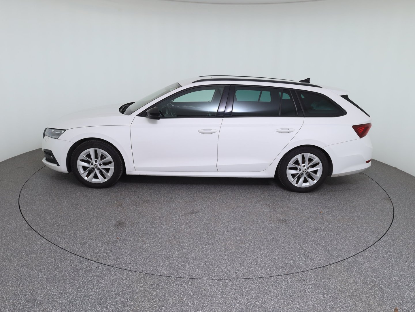 Škoda OCTAVIA Combi Style TSI e-TEC DSG | Bild 8 von 14