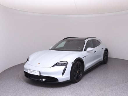 Porsche Taycan Turbo S Cross Turismo