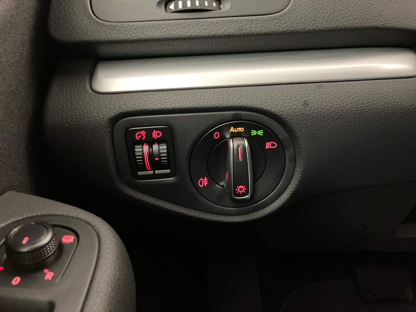 VW Sharan Comfortline SCR 2,0 TDI DSG 7 Sitze | Bild 10 von 26