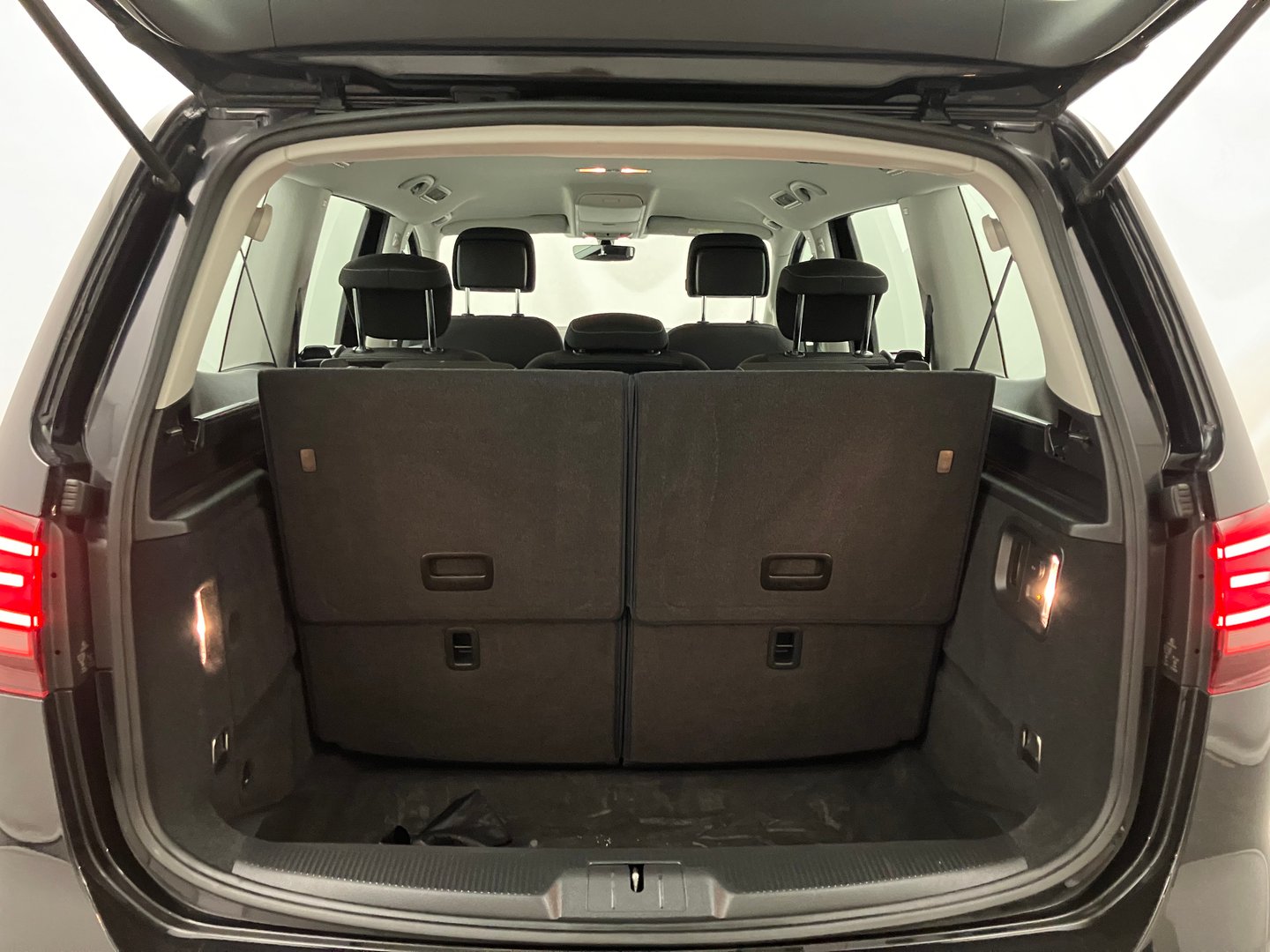 VW Sharan Comfortline SCR 2,0 TDI DSG 7 Sitze | Bild 23 von 26
