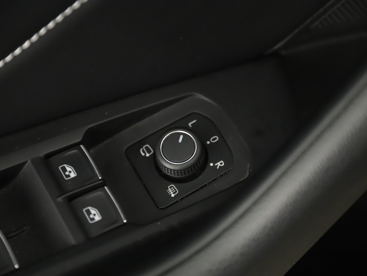 VW Passat Variant Elegance TDI DSG | Bild 11 von 30