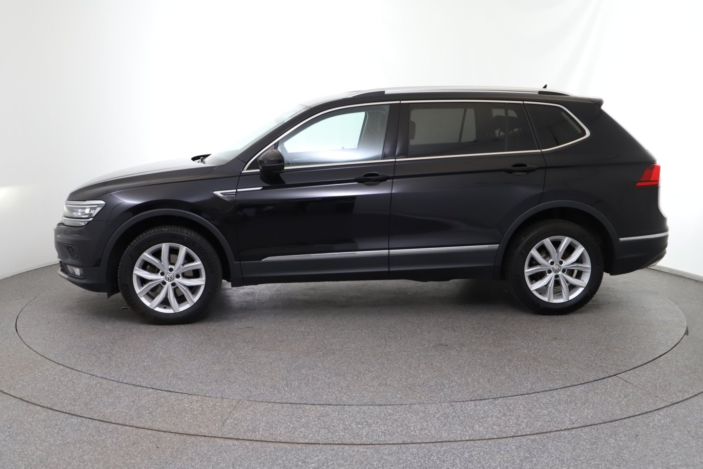 VW Tiguan 2,0 TDI SCR Allspace Highline DSG | Bild 2 von 29