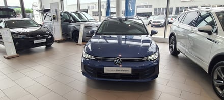 VW Golf Variant Life mHeV DSG