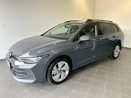 VW Golf Variant Life mHeV DSG