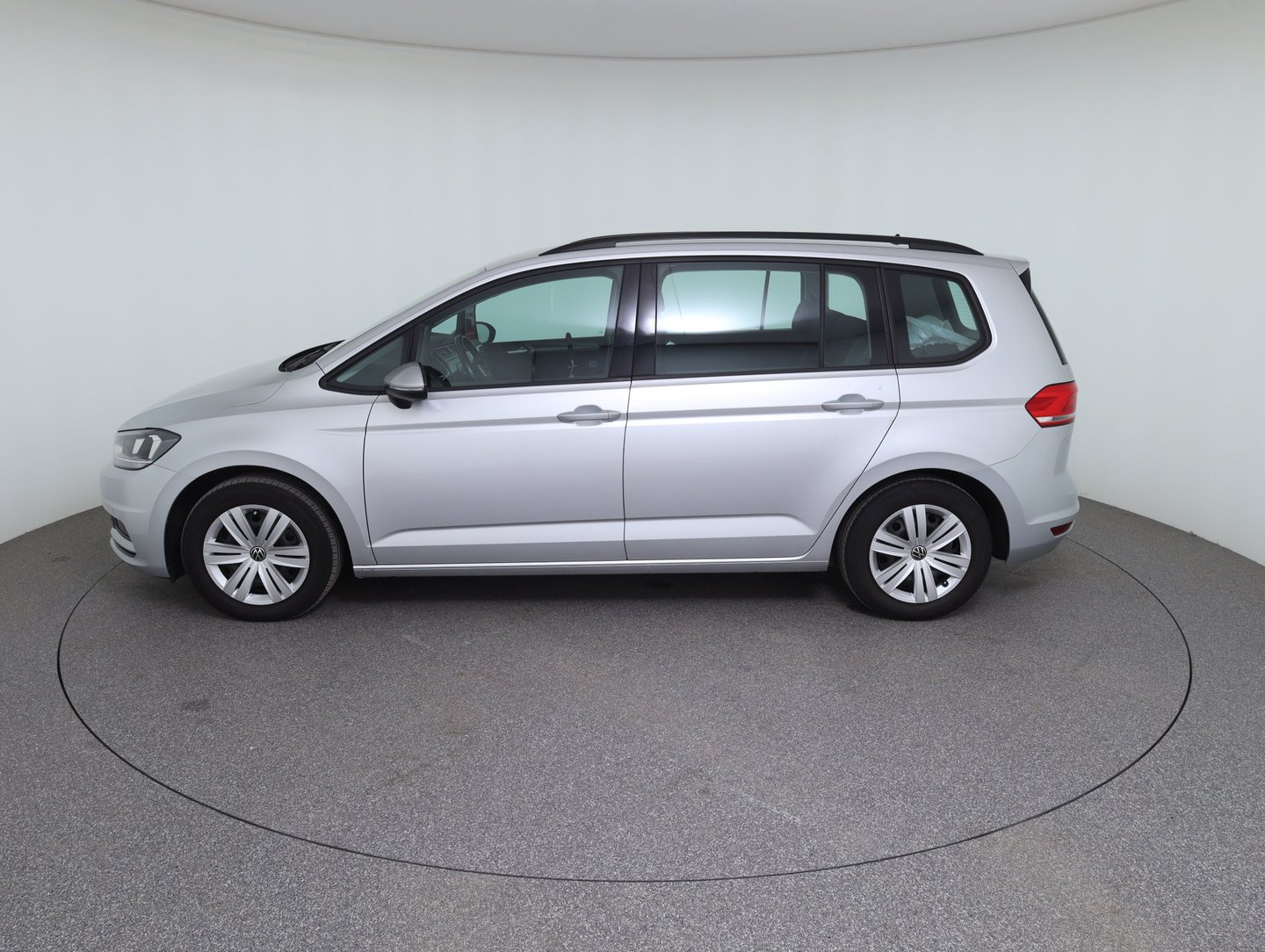 VW Touran TDI DSG | Bild 8 von 21