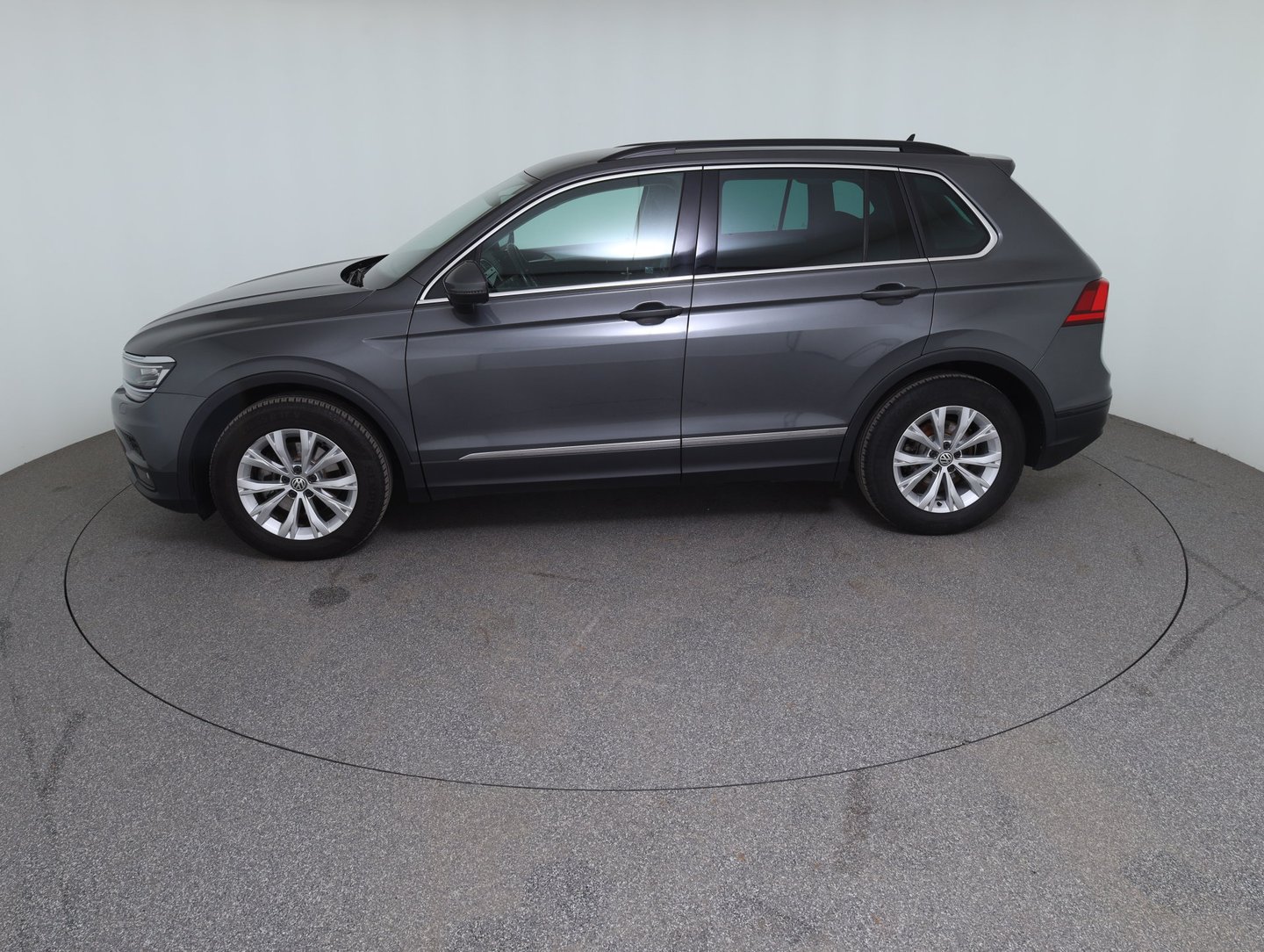 VW Tiguan Comfortline TDI SCR | Bild 8 von 23