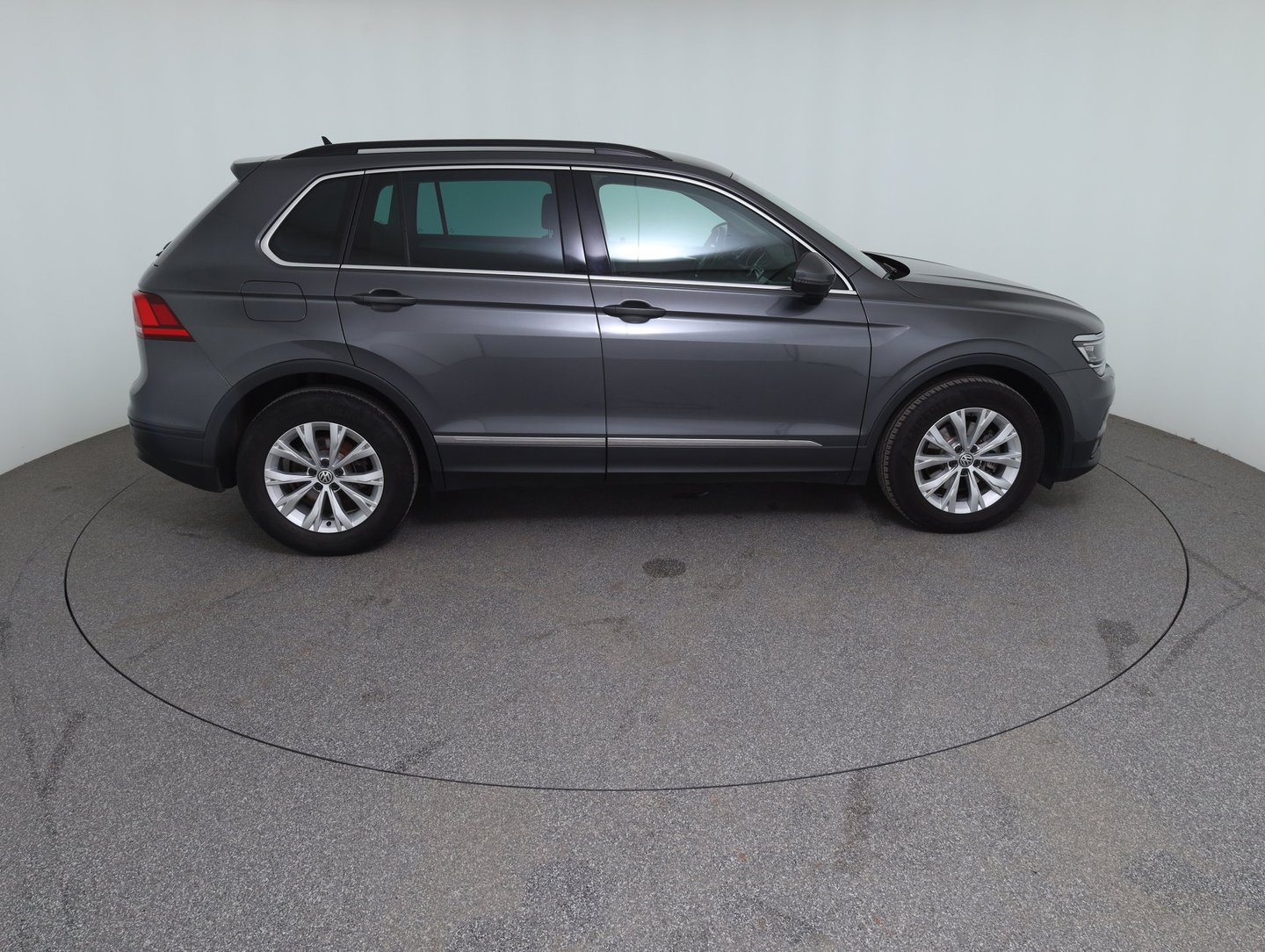 VW Tiguan Comfortline TDI SCR | Bild 4 von 23