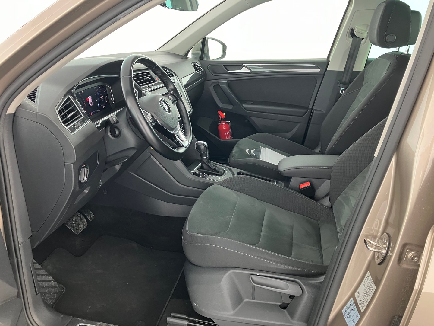 VW Tiguan Highline TDI SCR DSG | Bild 3 von 24