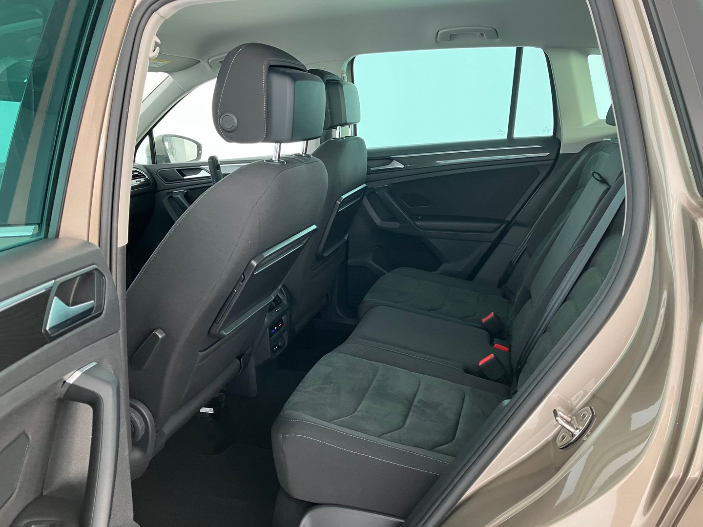 VW Tiguan Highline TDI SCR DSG | Bild 16 von 24