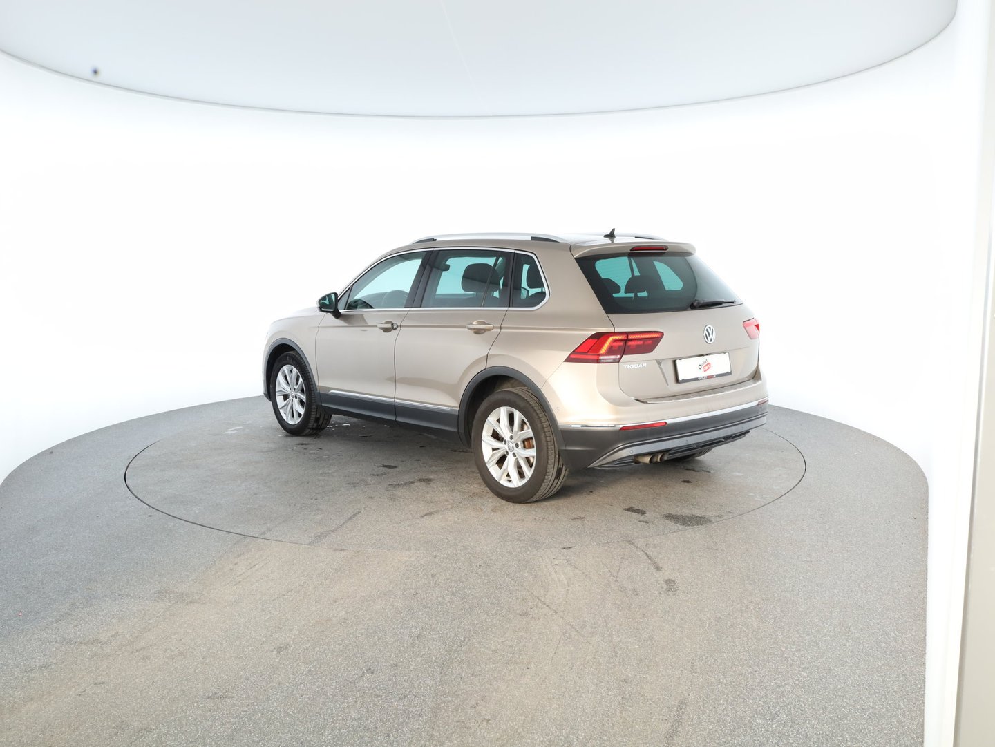 VW Tiguan Highline TDI SCR DSG | Bild 2 von 24