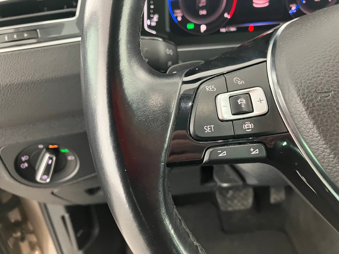 VW Tiguan Highline TDI SCR DSG | Bild 8 von 24