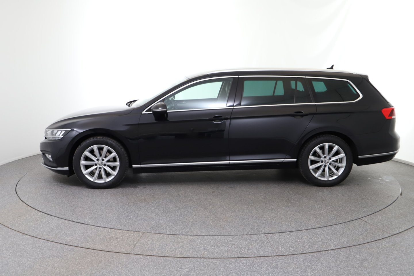 VW Passat Variant Elegance TDI | Bild 2 von 28