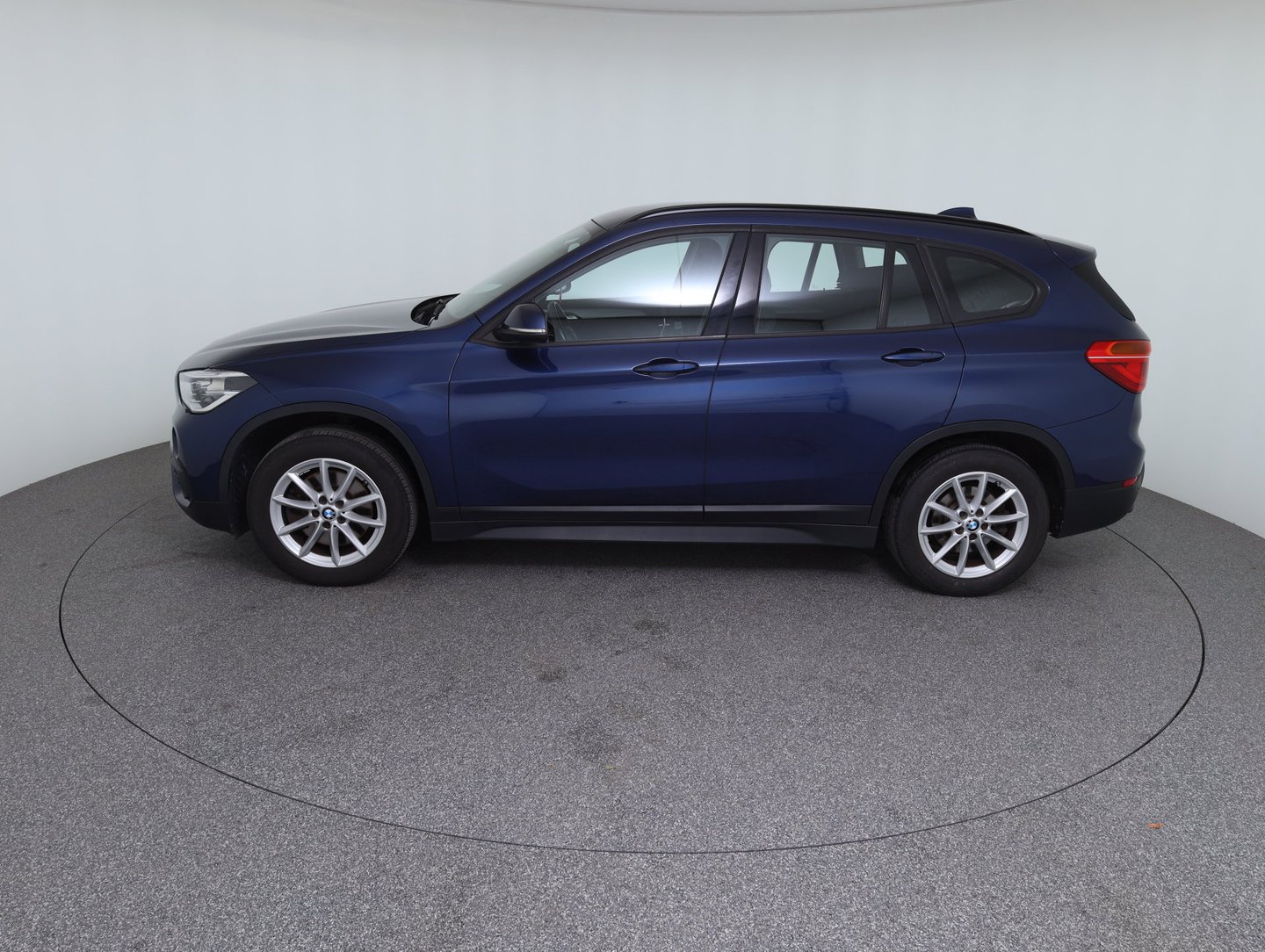 BMW X1 xDrive 20d Advantage Aut. | Bild 8 von 14