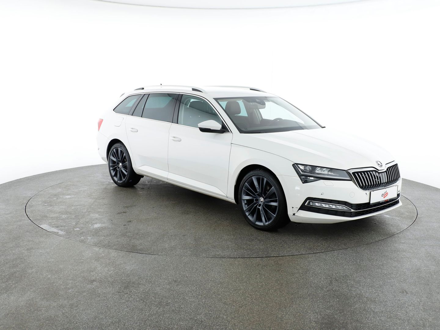 Škoda Superb Kombi 2,0 TDI 4x4 Style DSG | Bild 7 von 28