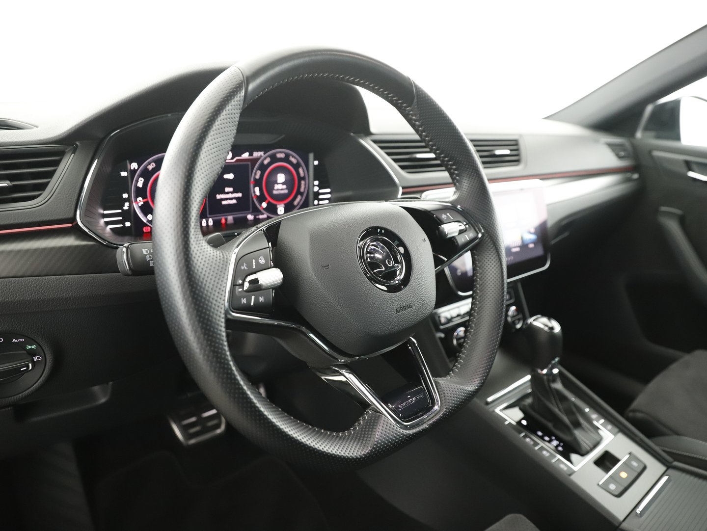 Škoda Superb Combi 4x4 Sportline TDI DSG | Bild 15 von 28