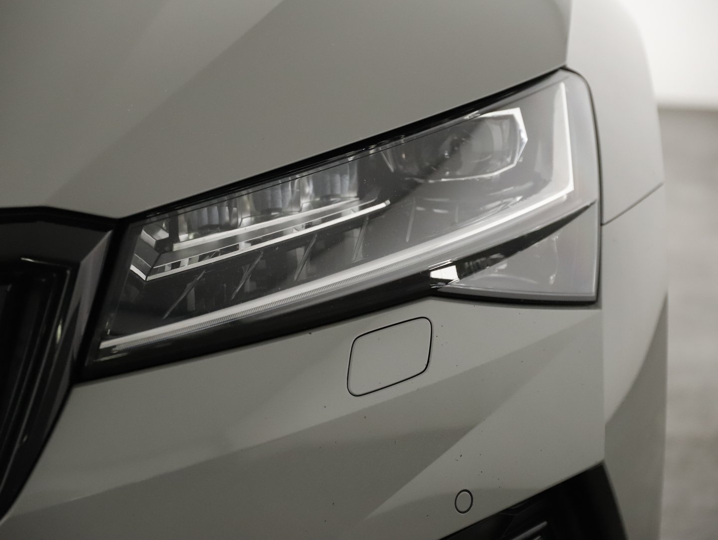 Škoda Superb Combi 4x4 Sportline TDI DSG | Bild 28 von 28