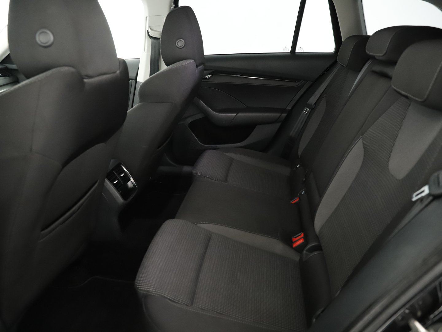 Škoda OCTAVIA Combi Business TDI | Bild 16 von 17