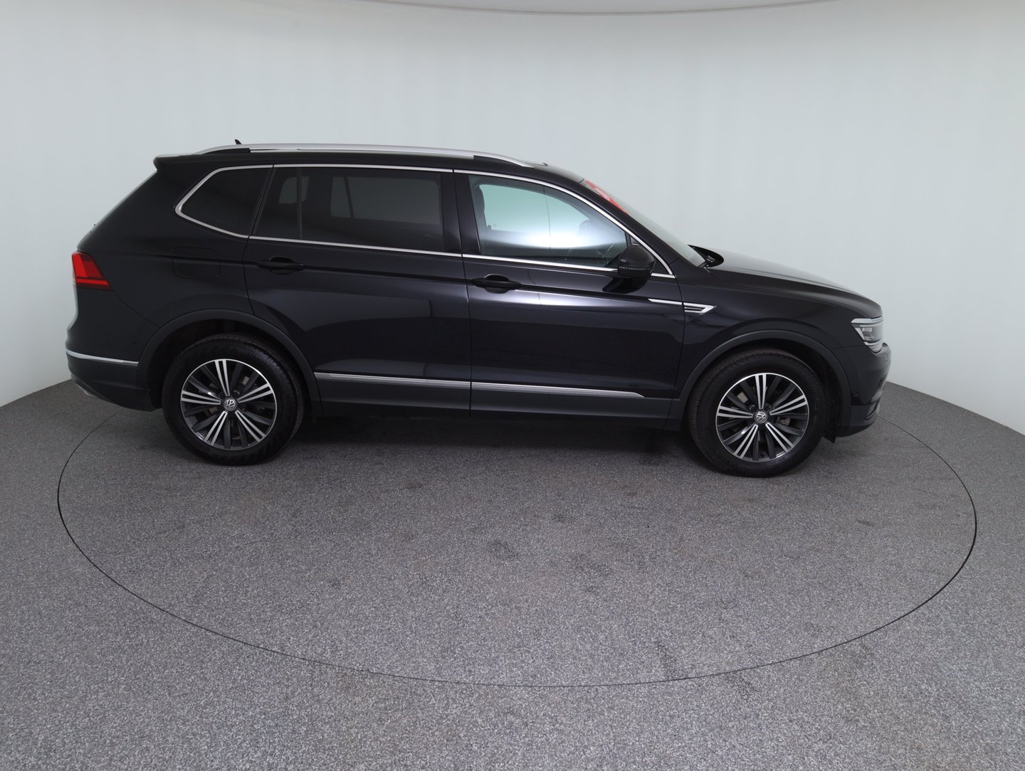 VW Tiguan Allspace Highline TDI 5-Sitzer | Bild 4 von 15