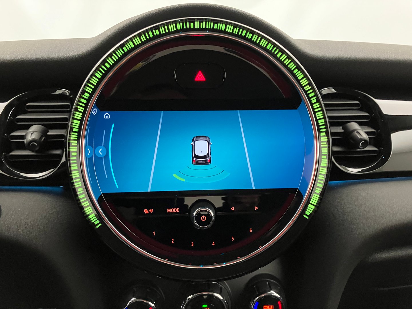 Mini Hatch Cooper | Bild 18 von 25