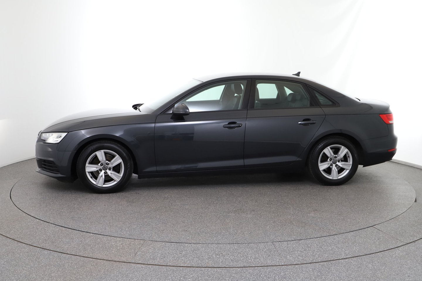 Audi A4 Limousine 35 TDI Design | Bild 2 von 26