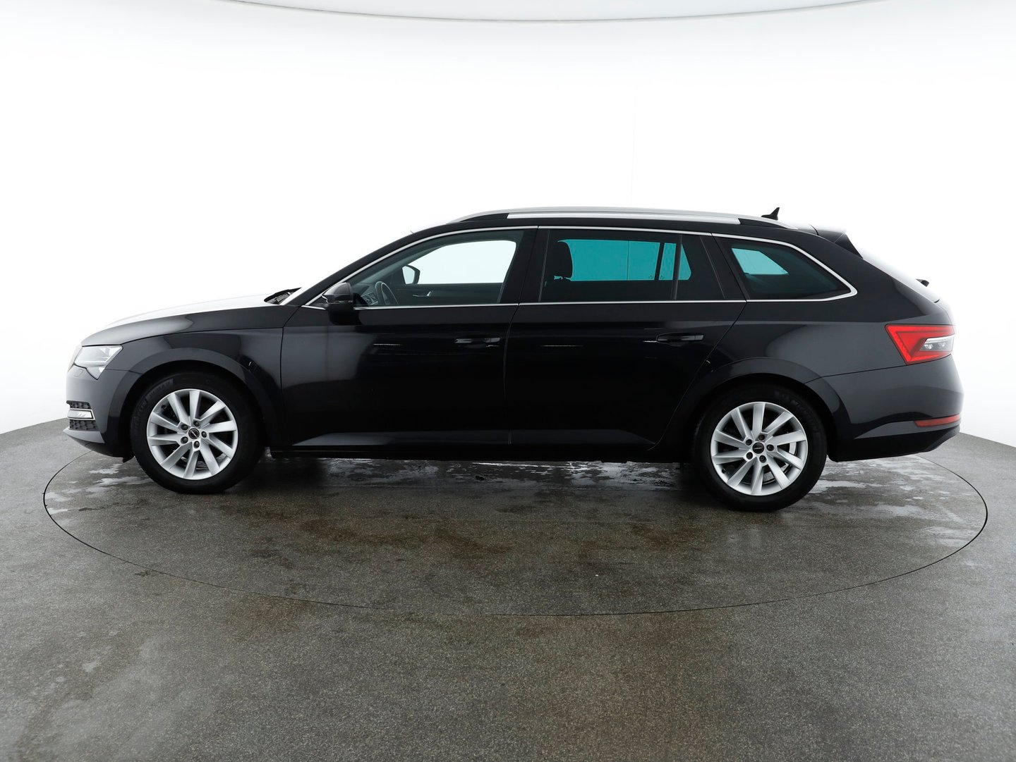 Škoda SUPERB Combi Style TDI SCR DSG | Bild 2 von 29