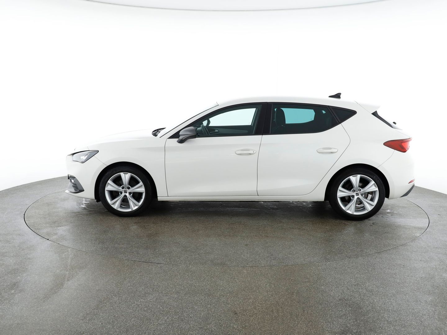 SEAT Leon 2,0 TDI FR DSG | Bild 2 von 26