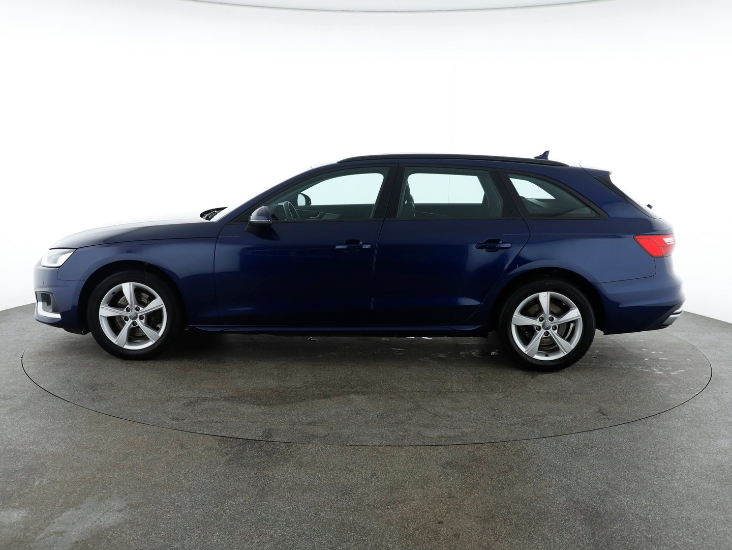 Audi A4 Avant 30 TDI advanced | Bild 8 von 28