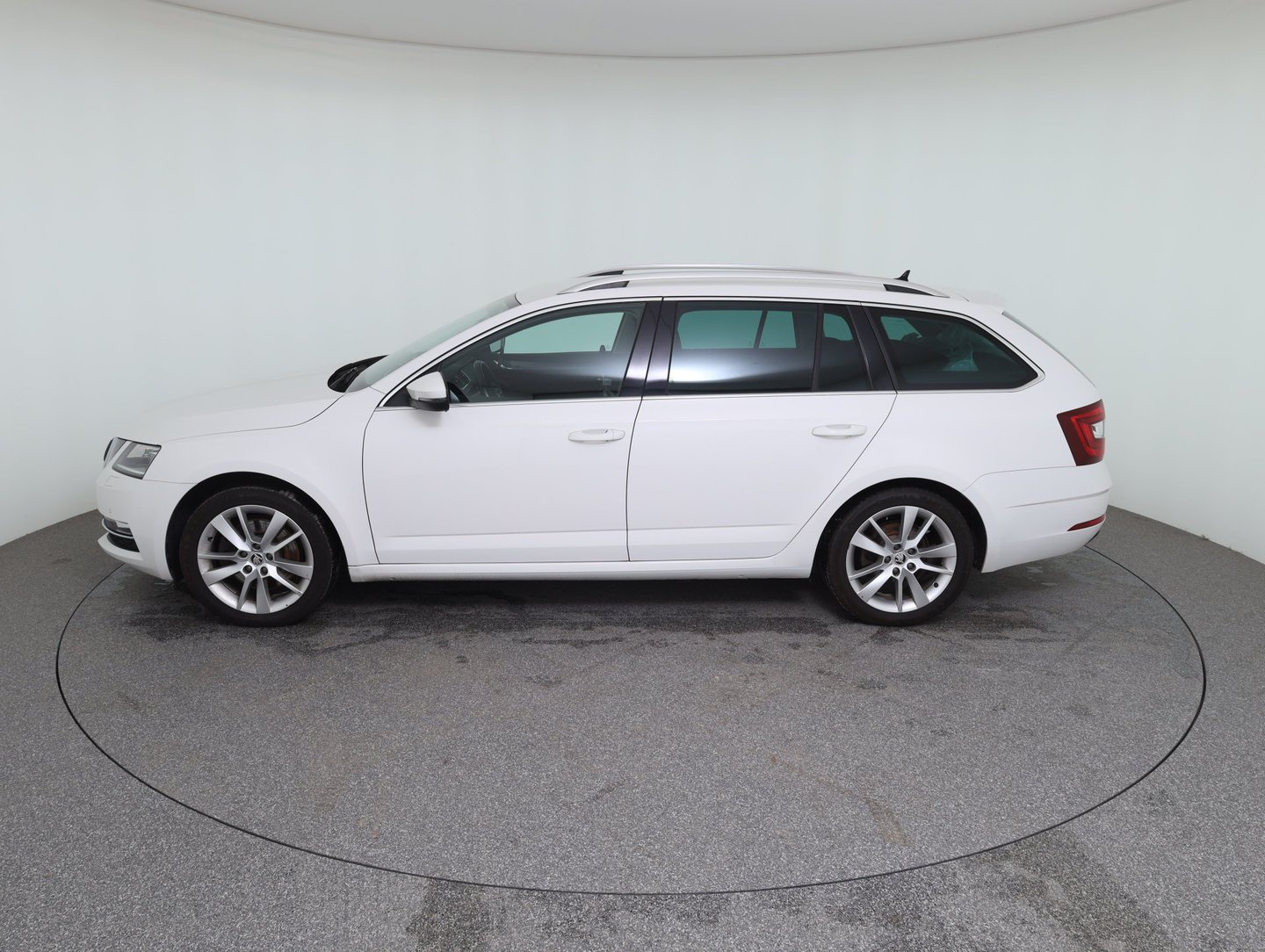 Škoda OCTAVIA Combi 4x4 Style Limited TDI DSG | Bild 8 von 23