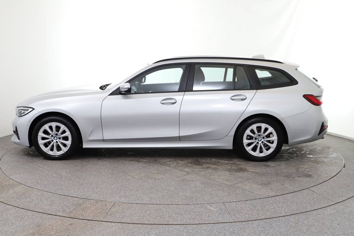 BMW 318d Touring | Bild 2 von 25