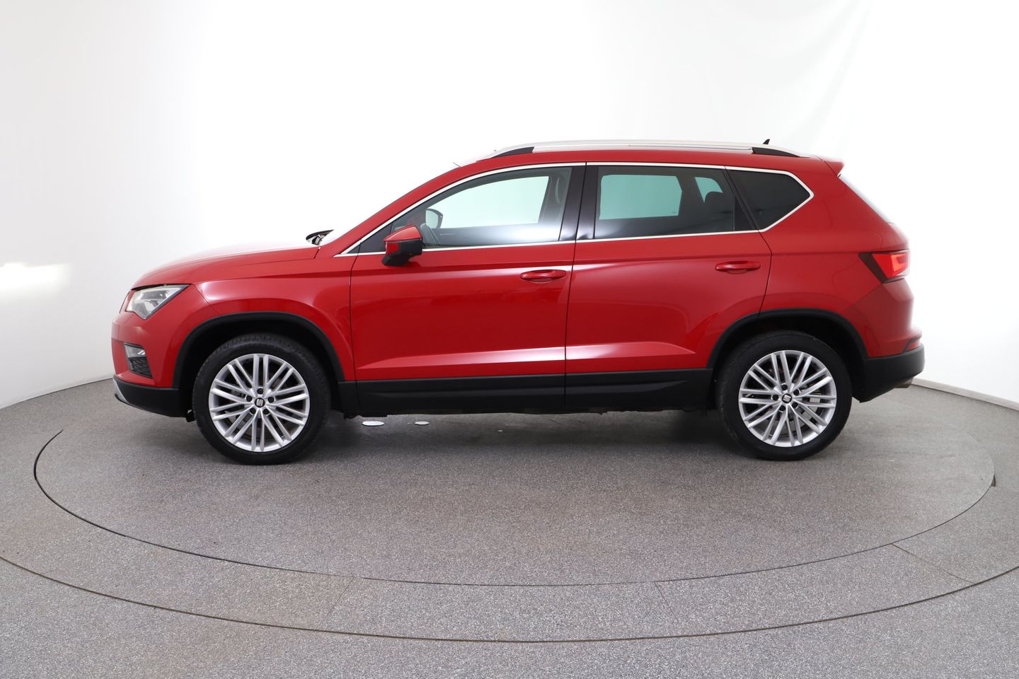 SEAT Ateca 1,5 Xcellence ACT TSI | Bild 8 von 30