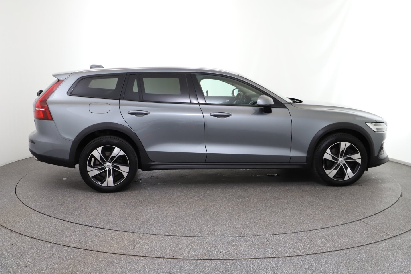 Volvo V60 Cross Country B4 AWD Cross Country Pro Geartronic | Bild 6 von 26