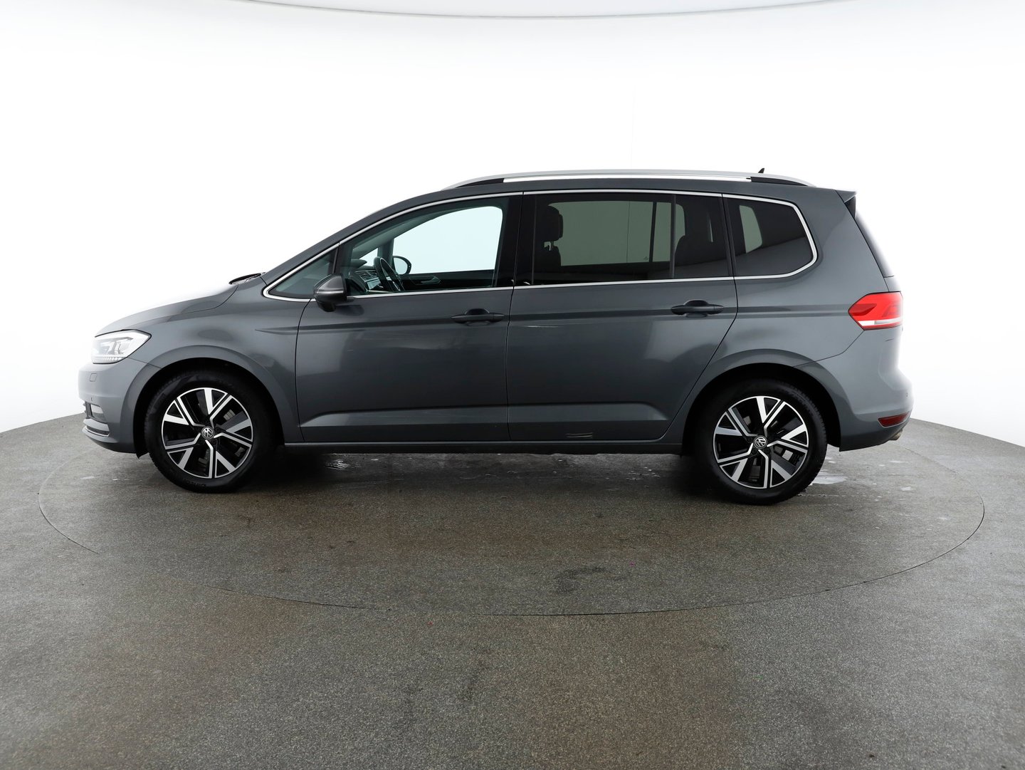 VW Touran Highline TDI SCR DSG | Bild 8 von 24