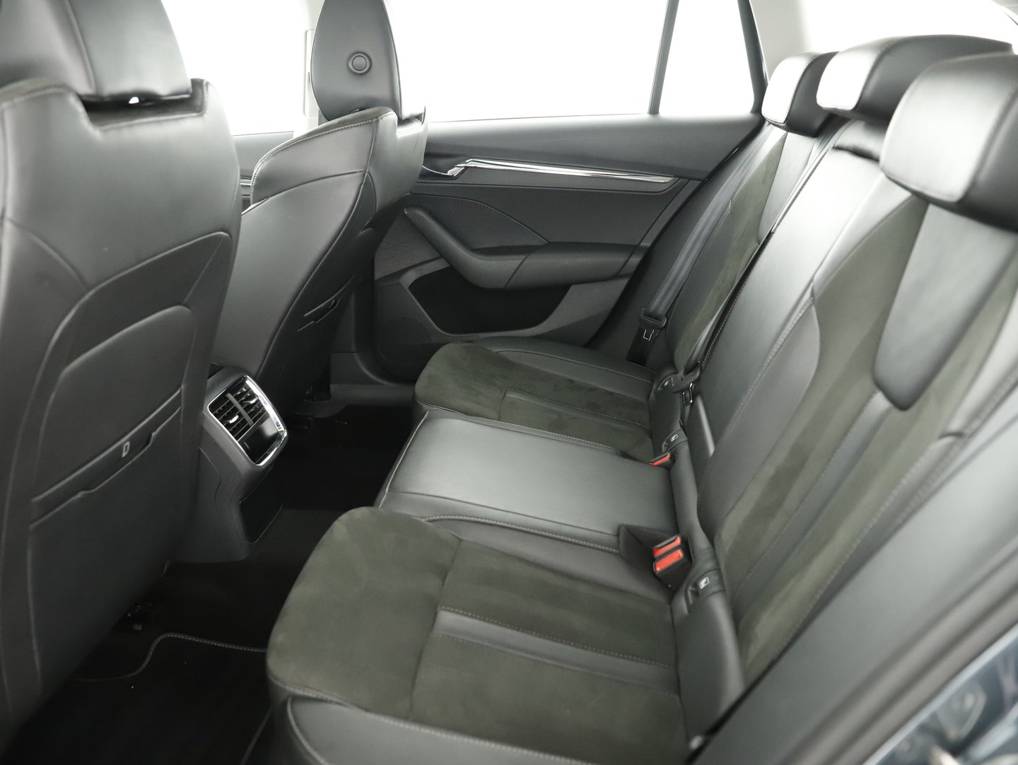 Škoda OCTAVIA Combi 4x4 SCOUT TDI DSG | Bild 25 von 30