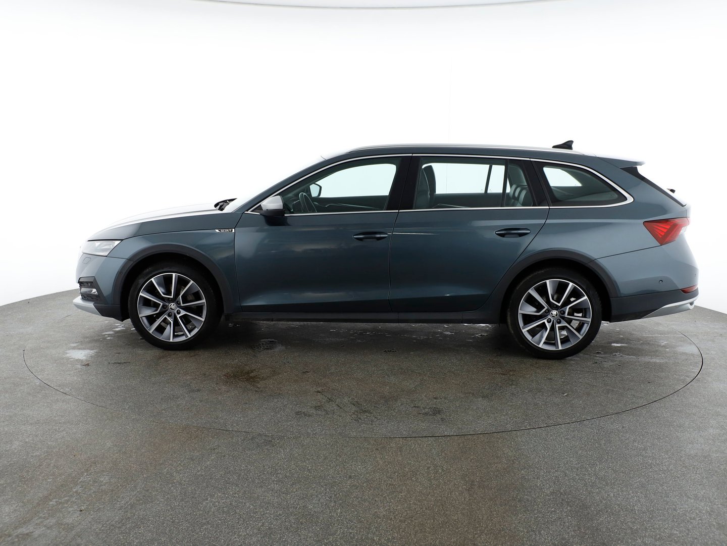 Škoda OCTAVIA Combi 4x4 SCOUT TDI DSG | Bild 2 von 30