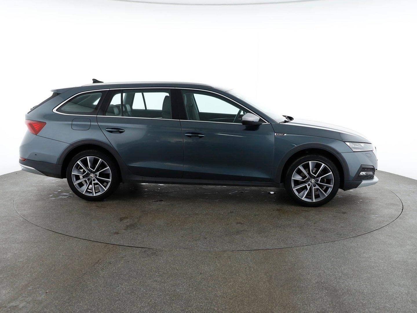 Škoda OCTAVIA Combi 4x4 SCOUT TDI DSG | Bild 6 von 30