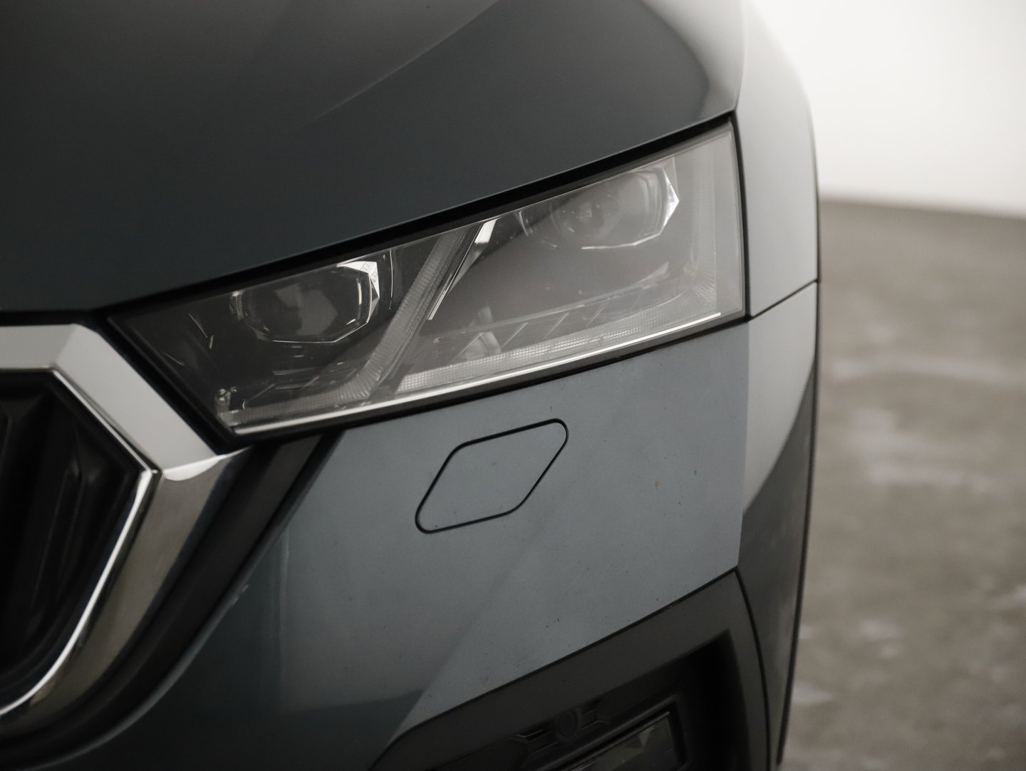 Škoda OCTAVIA Combi 4x4 SCOUT TDI DSG | Bild 28 von 30