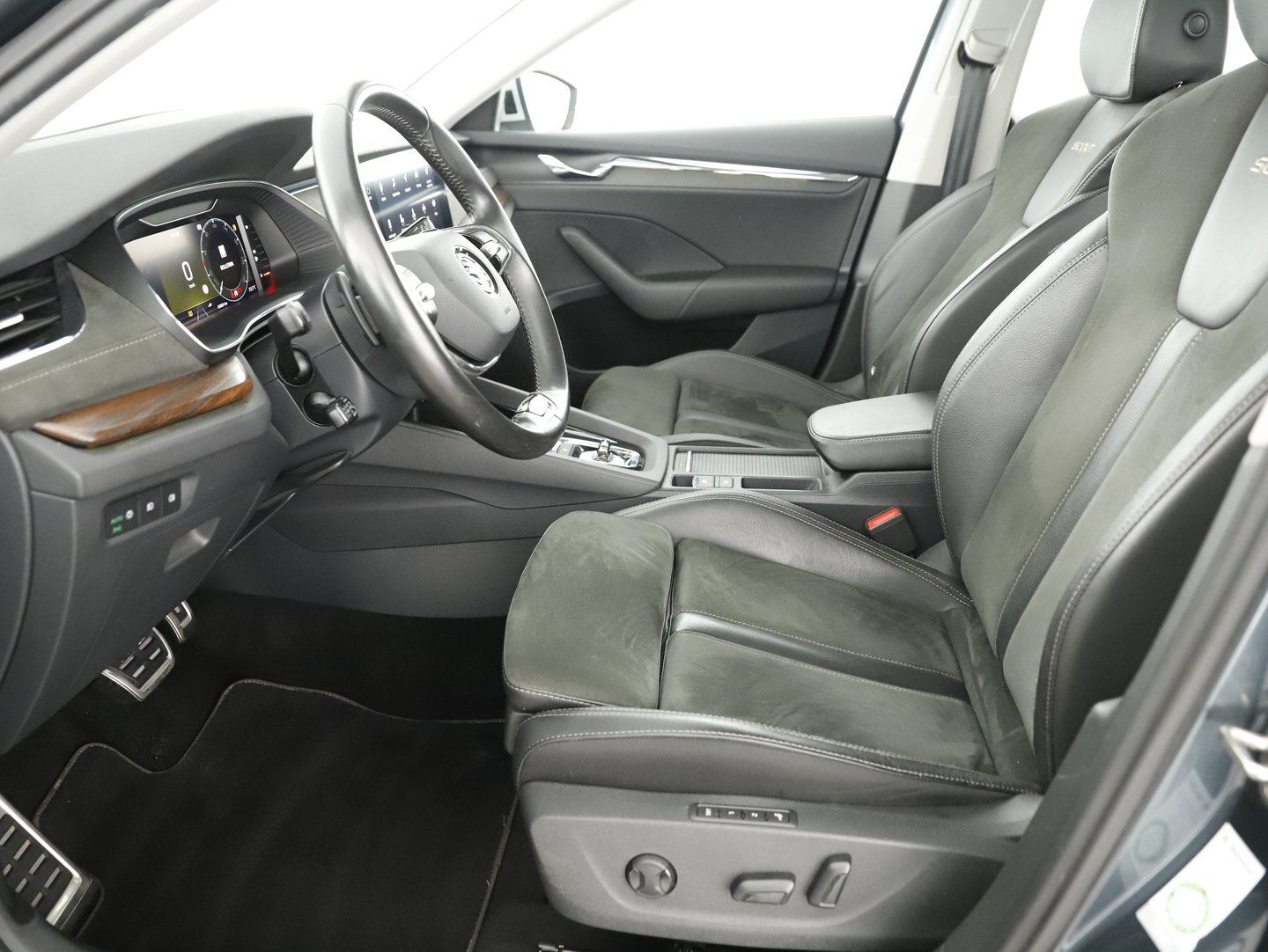 Škoda OCTAVIA Combi 4x4 SCOUT TDI DSG | Bild 13 von 30