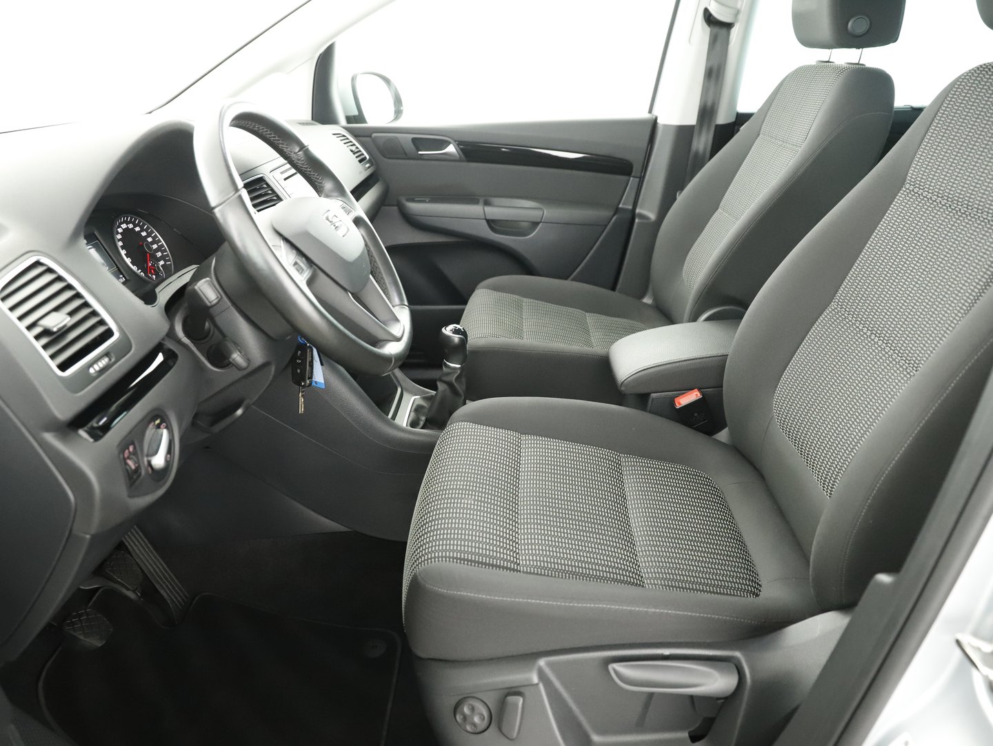 SEAT Alhambra Business TDI | Bild 9 von 24