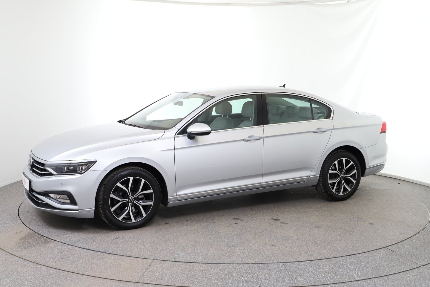 VW Passat Elegance TDI DSG | Bild 2 von 32