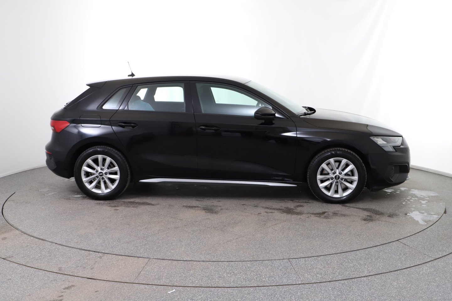 Audi A3 Sportback 30 TDI | Bild 6 von 23