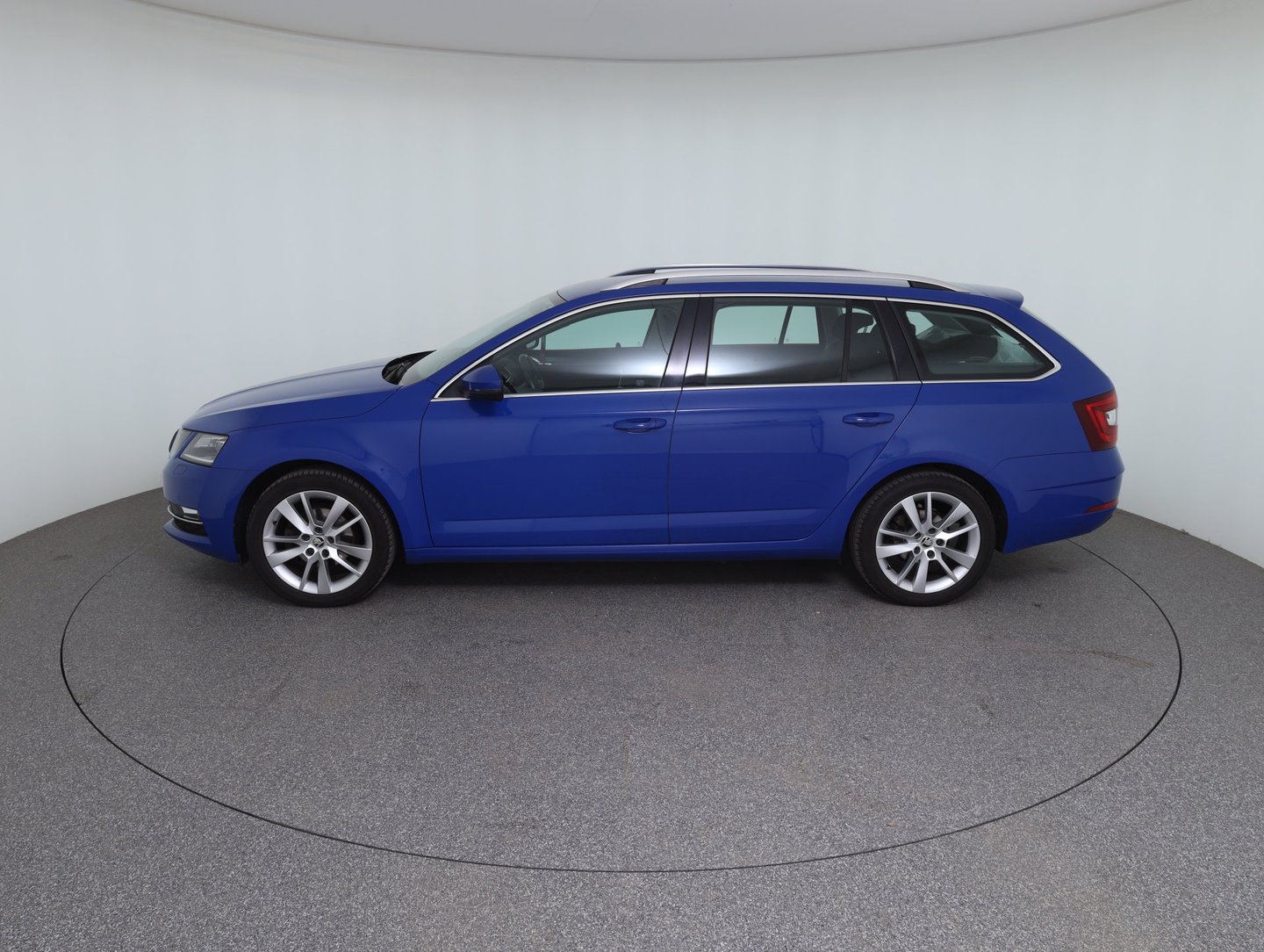 Škoda OCTAVIA Combi Style Limited TDI | Bild 8 von 23