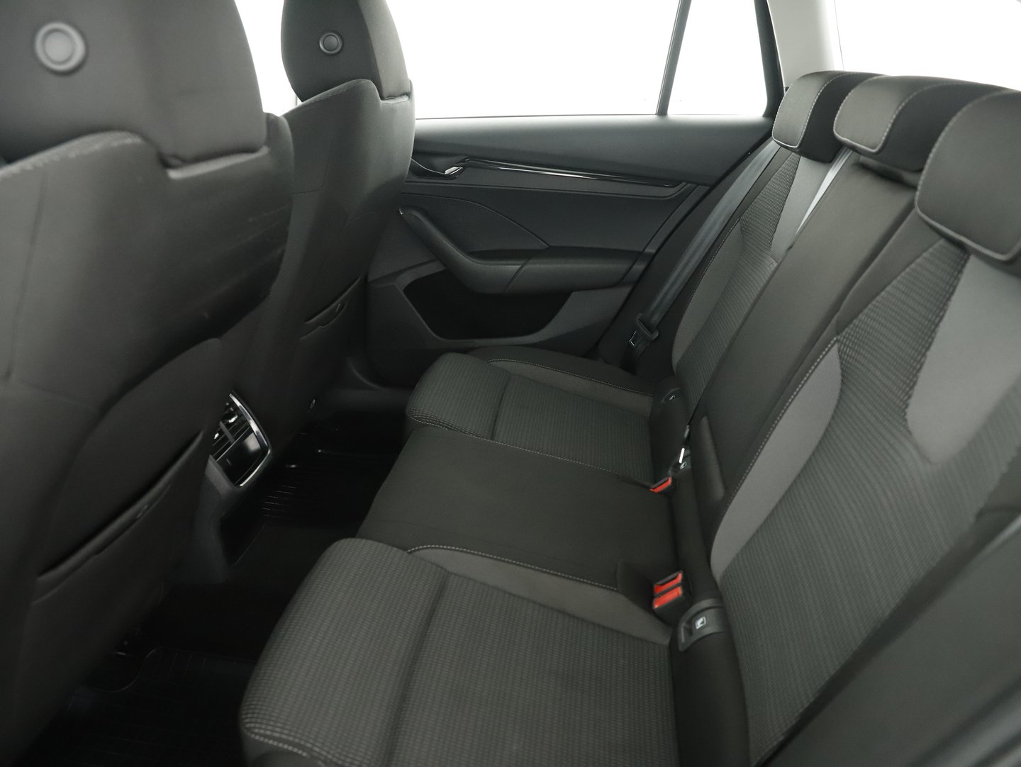 Škoda OCTAVIA Combi Business TDI | Bild 17 von 21