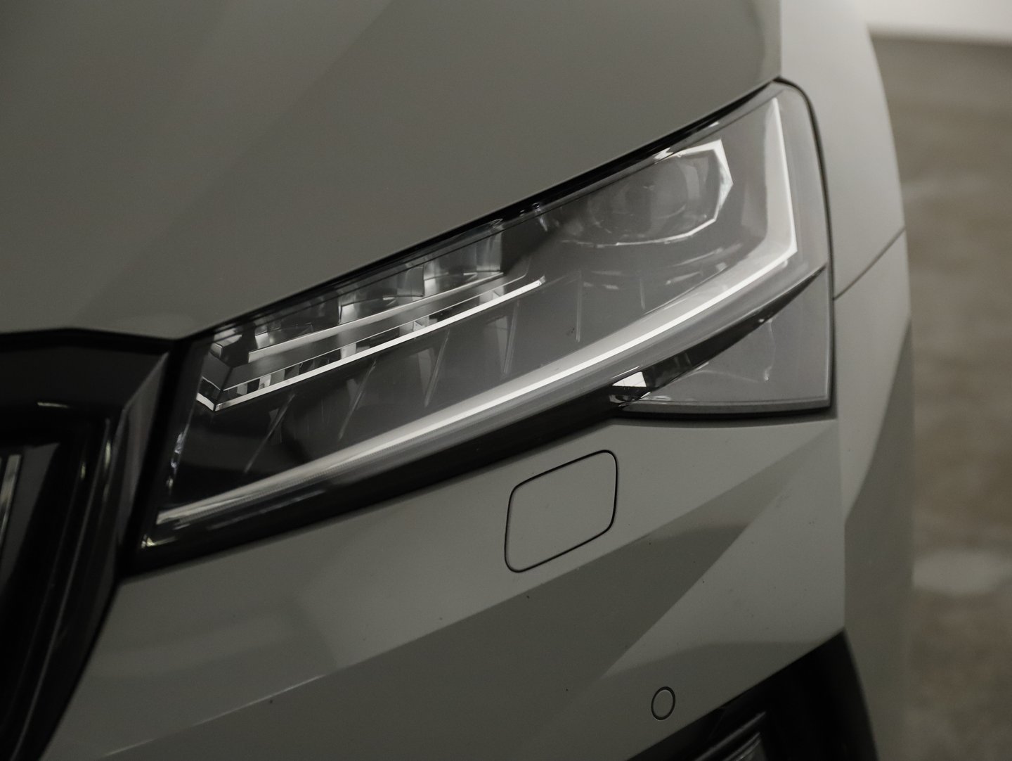 Škoda SUPERB Combi iV SPORTLINE DSG | Bild 10 von 28