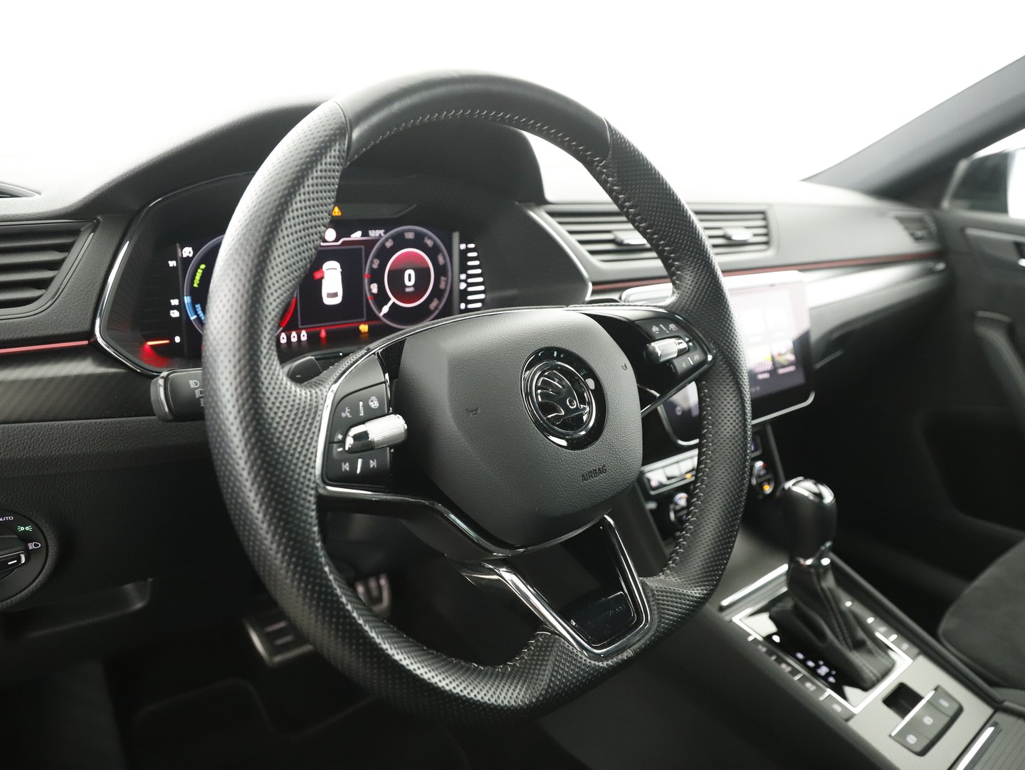 Škoda SUPERB Combi iV SPORTLINE DSG | Bild 14 von 28